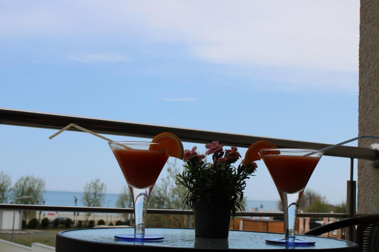 Bluewaves Apartment Mamaia Nord Năvodari Esterno foto