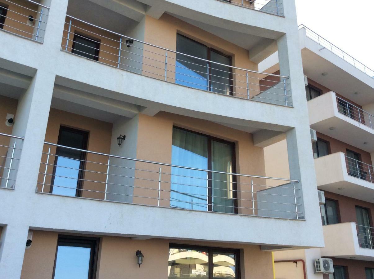 Bluewaves Apartment Mamaia Nord Năvodari Esterno foto