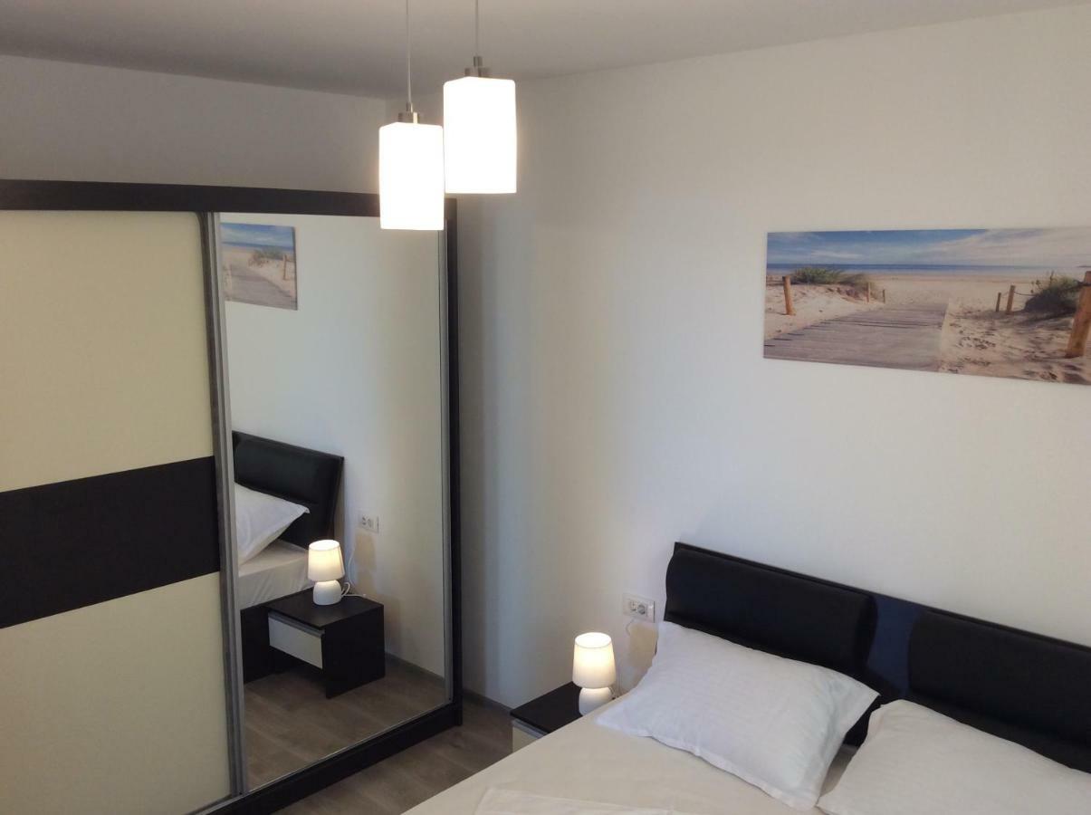 Bluewaves Apartment Mamaia Nord Năvodari Esterno foto